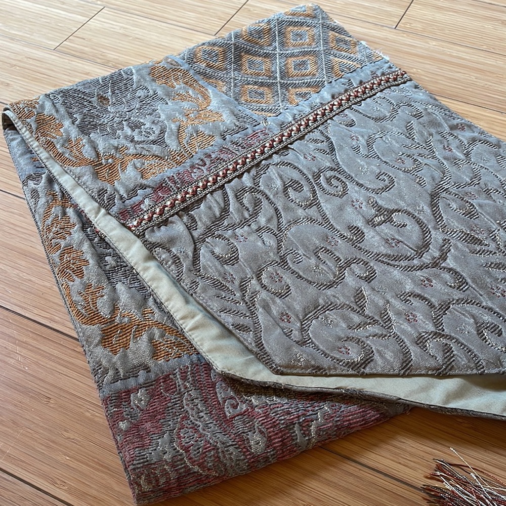 6ft table runner - Picture 2 of 3